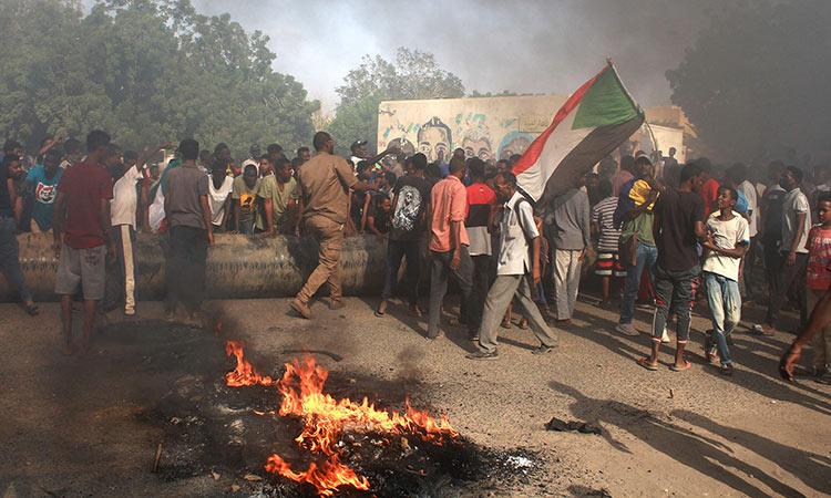 Sudan-protest-Oct26-main1-750