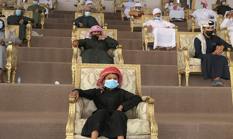 Emiratis-Camel-race2