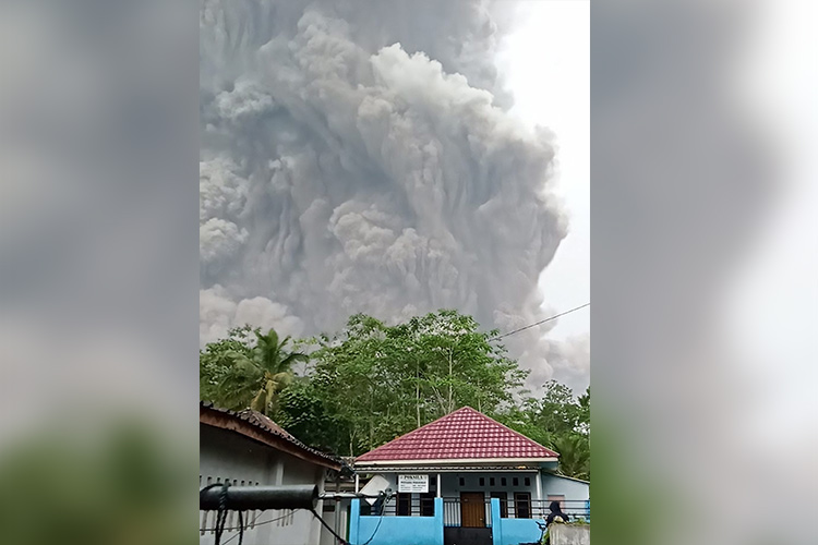 Indonesia-volcano-750x450