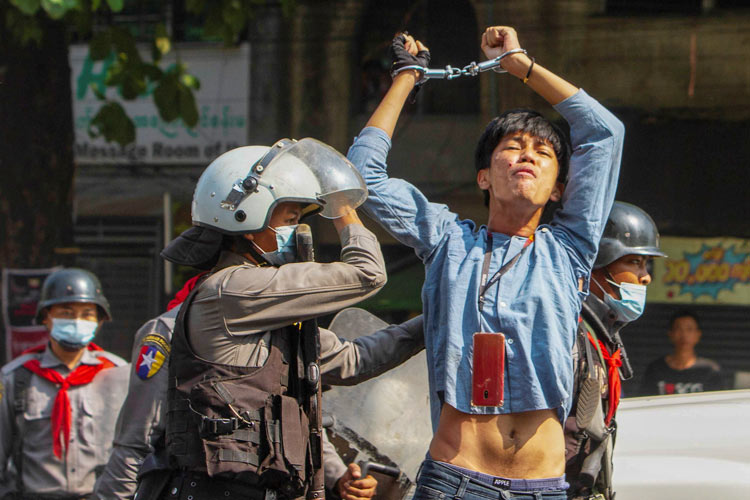 Myanmar-protesterFrontPage