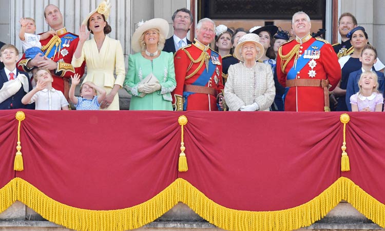 Queen-Elizabeth-II-Royal-Family-Members
