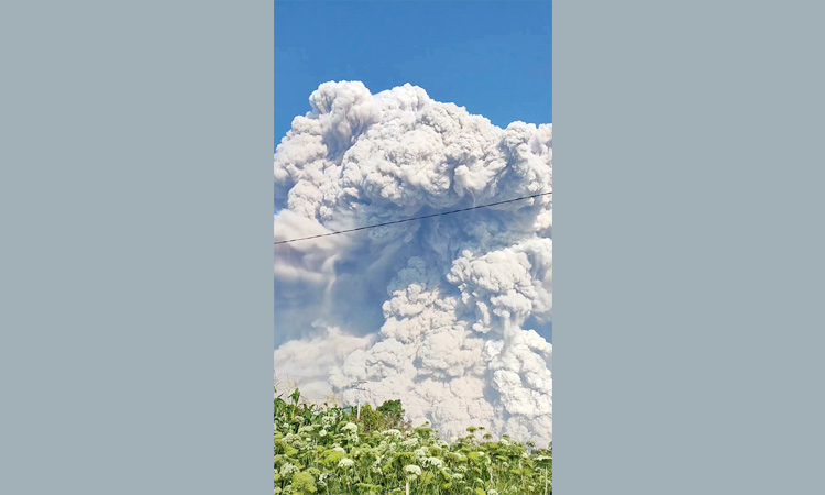 Indonesia-Mount-Sinabung-1