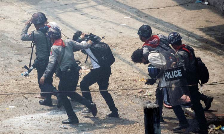 Myanmar-Riot-Police
