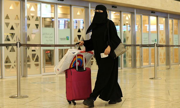 Airport-Saudiwoman-750x450