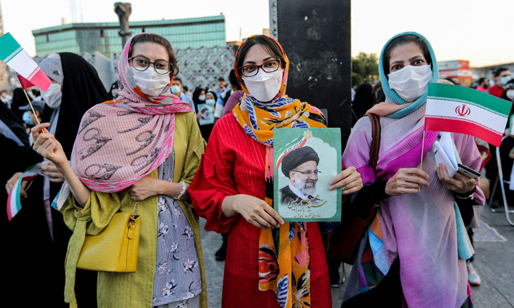 Iran-Raisi-supporters
