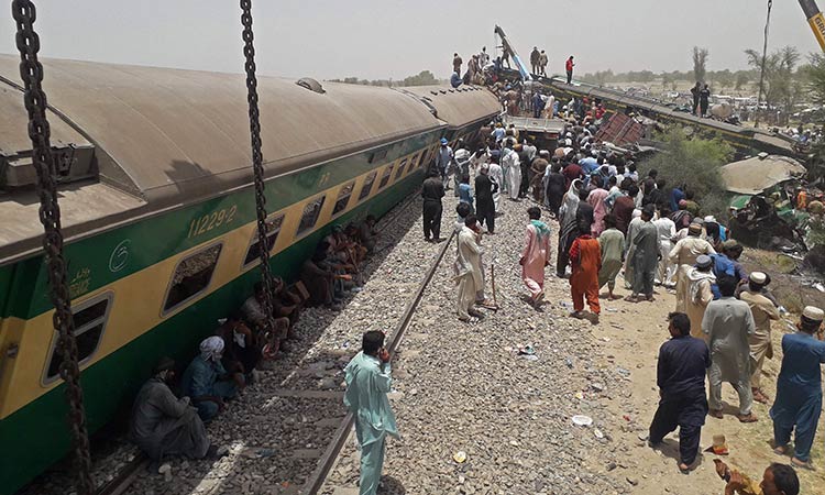 Pak-train-accident-main1-750