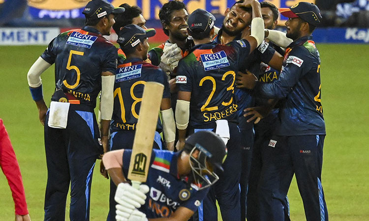 Sri Lanka's birthday boy Hasaranga takes 4 as India crash to 81-8 in T20 decider