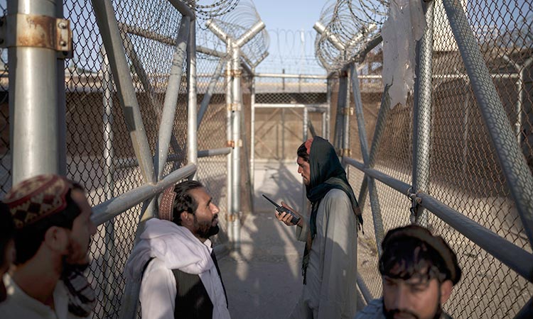 Afghan-Prison-Taliban-main2-750