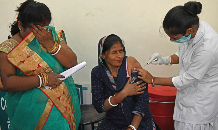 India-vaccinewomen
