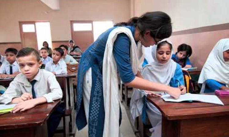 Teacher-female-Pakistan