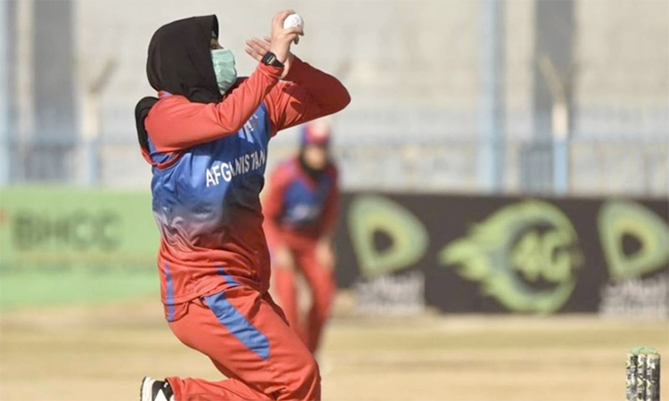 Afghan-women-player-750