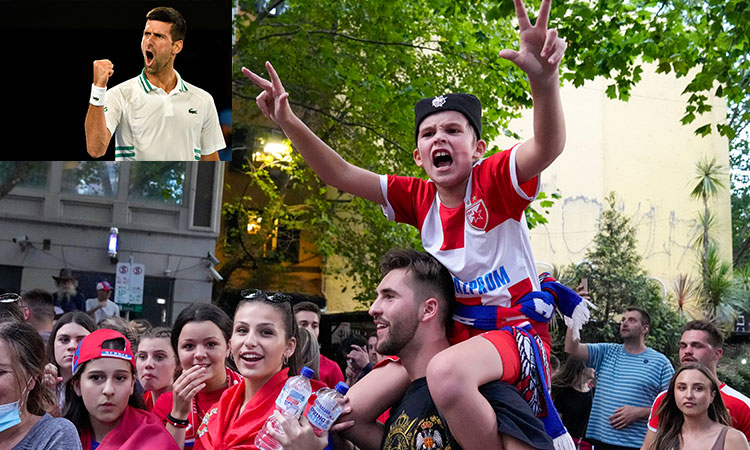 Djokovic-supporters-vaccine