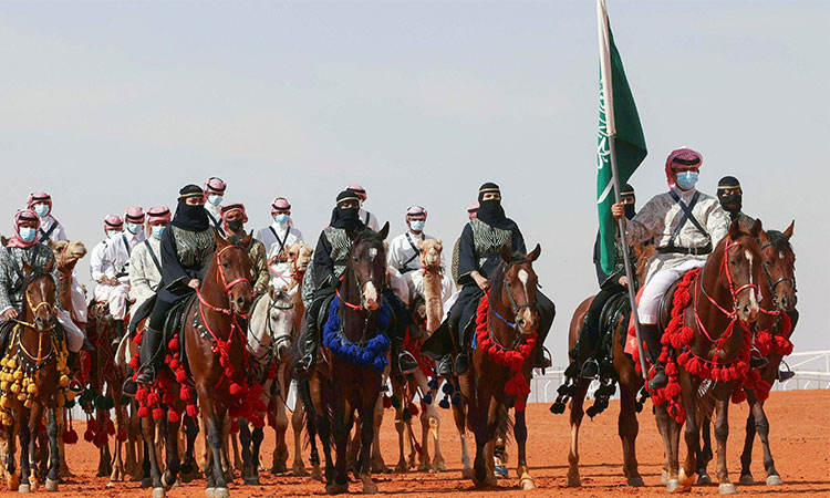 Saudi-horses-camel
