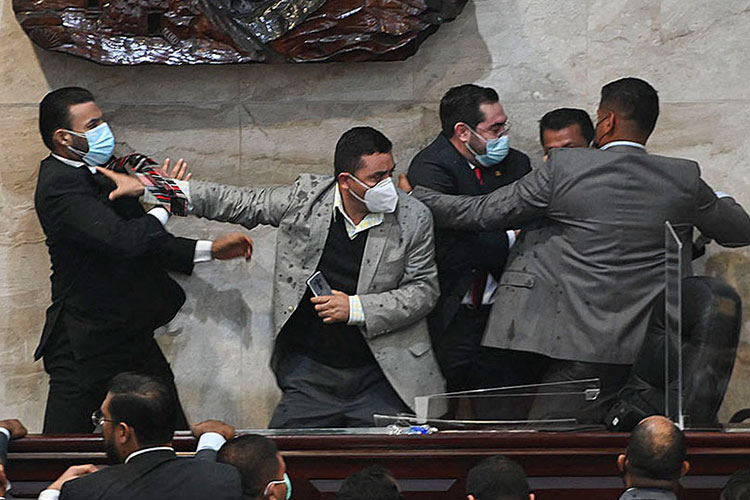 Honduras-MPs-brawl-750x450