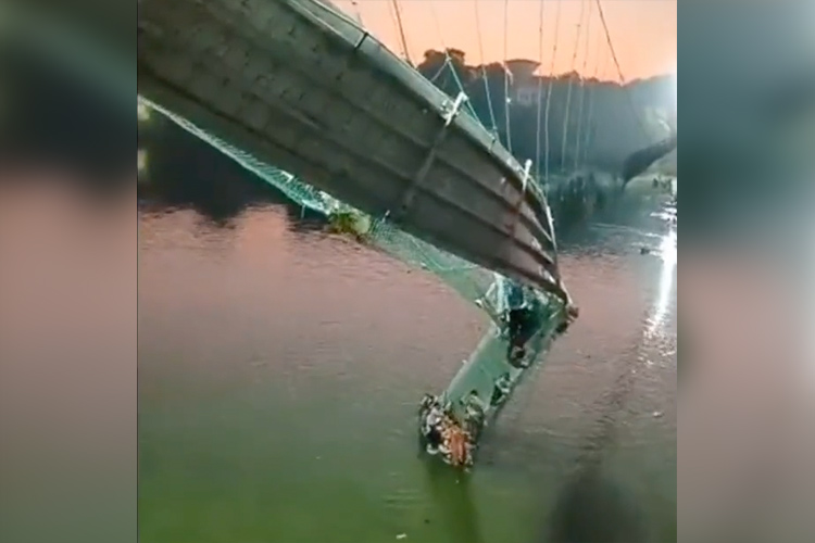 Gujarat-bridge-collapses-750x450