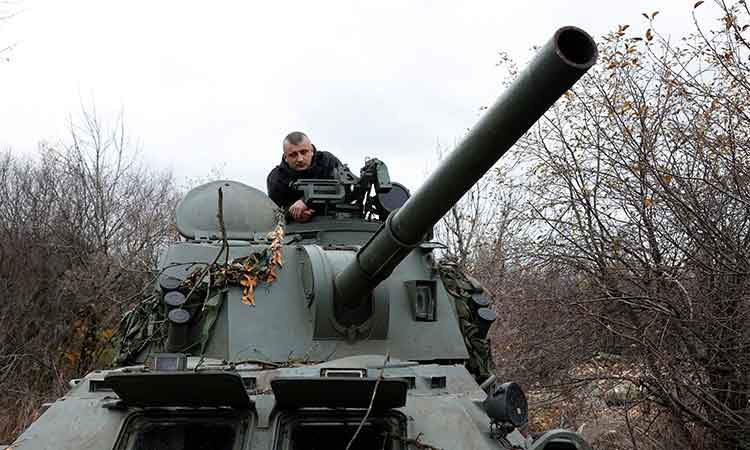 Ukrainian-troops-Russian-weapons-main1-750