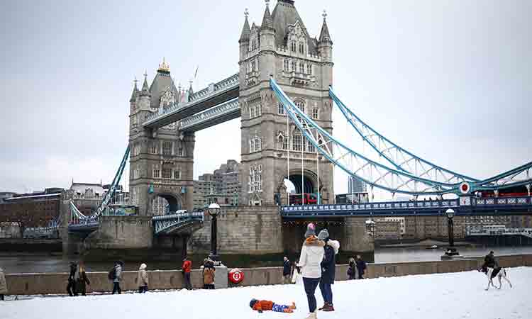 Snow-Londonbridge