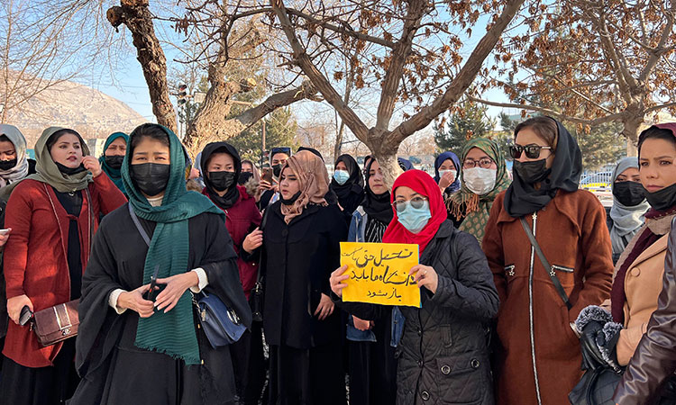 Afghanwomen-protest-2