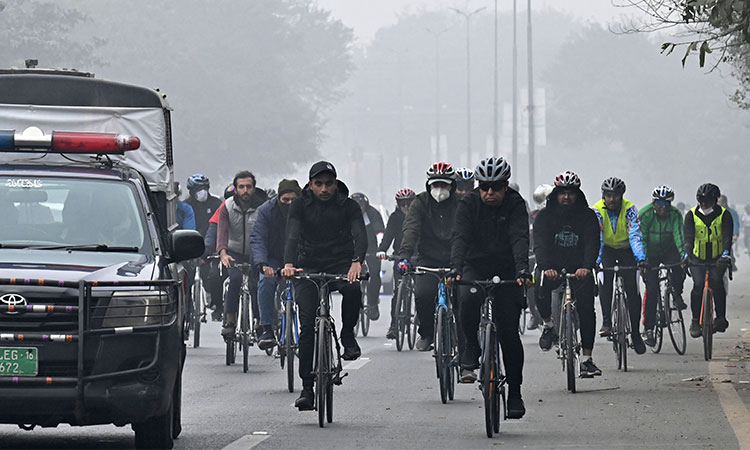 Cycles-Lahore-pollution
