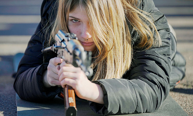 Ukrainiangirl-gun