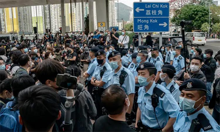 Hong-Kong-police-750