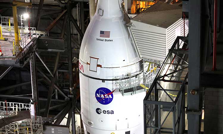 NASA-moon-rocket-March17-main1-750