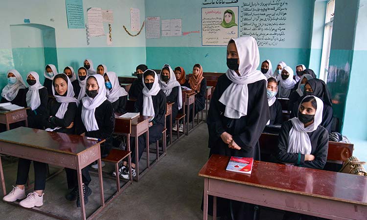 Afghan-school-girls-March24-main1-750