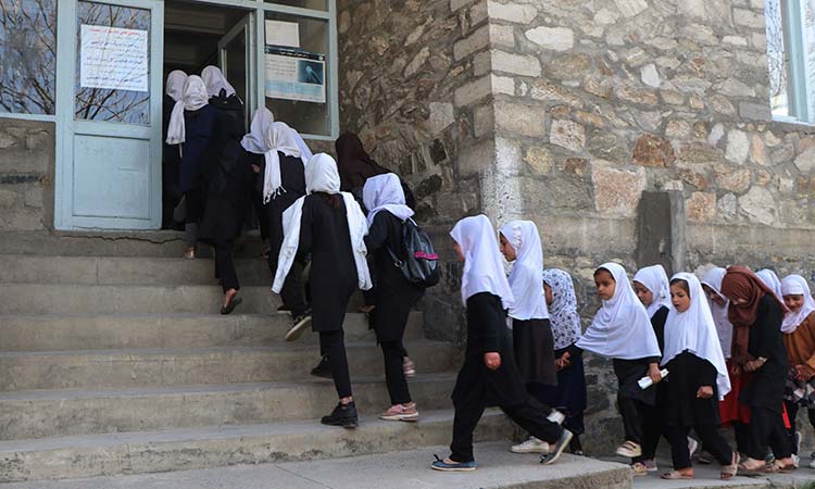 Afghan-school-girls-March24-main3-750