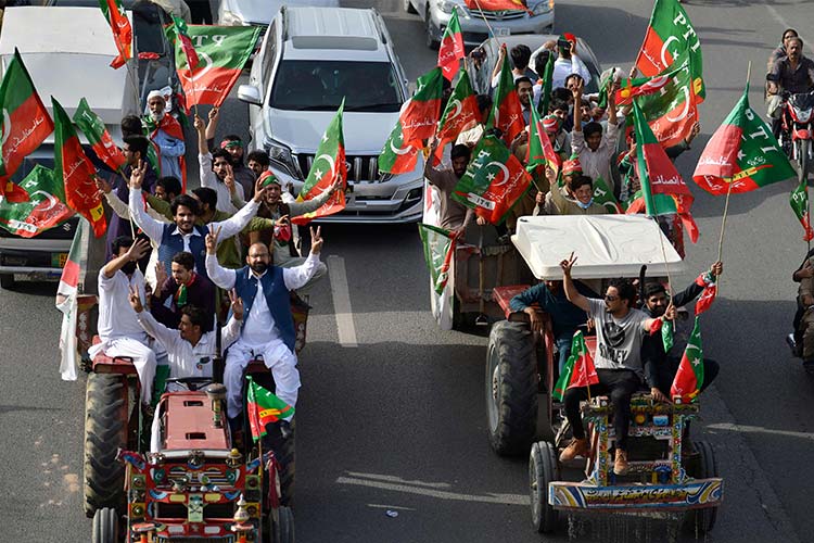 PTI-supporter-750x450