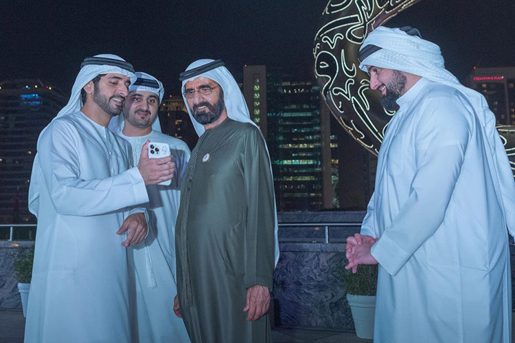 الشيخ محمد يتبادل التهاني بشهر رمضان مع أعيان المستثمرين الأجانب
