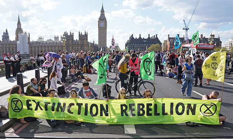 ClimateActivists-Londonbridge