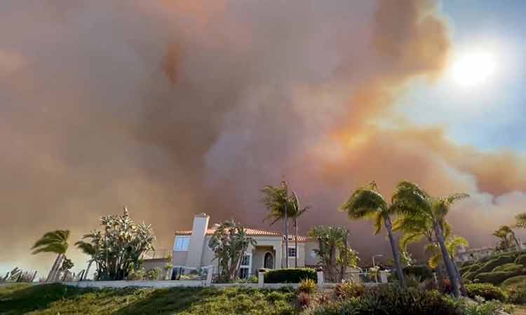 New-Mexico-wildfire-May12-main4-750