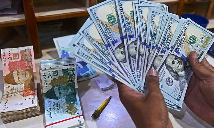 Currency-Pakistani-USdollars
