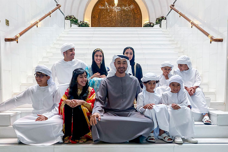Mohamed-Bin-Zayed-with-grandchildren-750x450