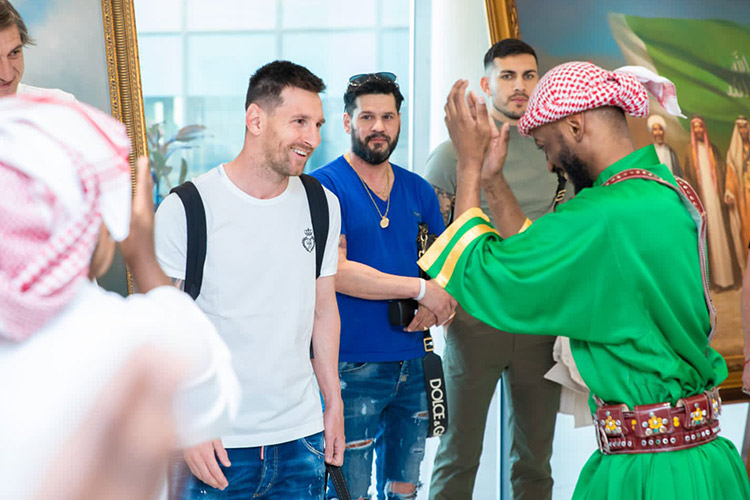 La estrella argentina y estrella del Paris Saint-Germain Lionel Messi en Arabia Saudita para eventos