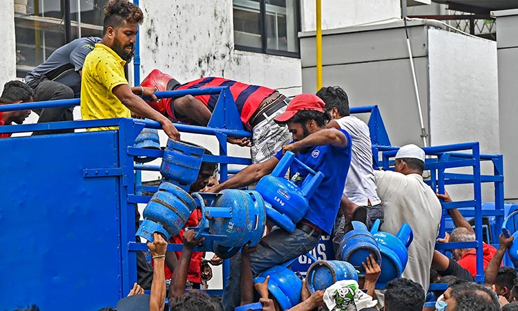 Sri-Lanka-clashes-main3-750