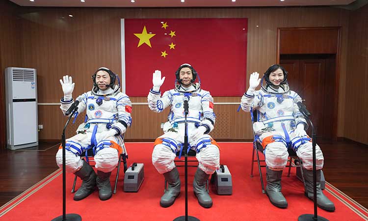 China_Space_June05-main2-750