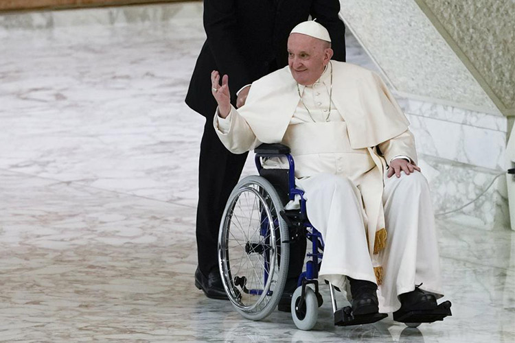 Pope-Francis-on-wheelchair-750x450