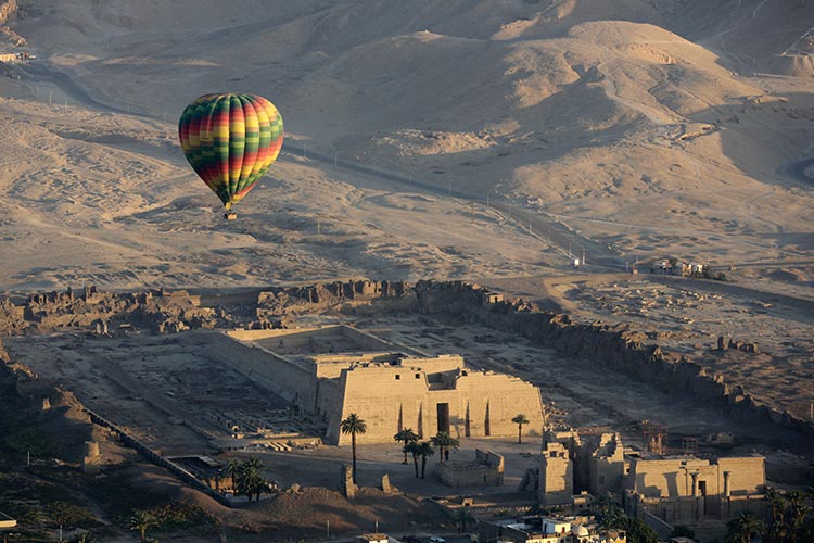 Egypt-hot-air-ballon-750x450