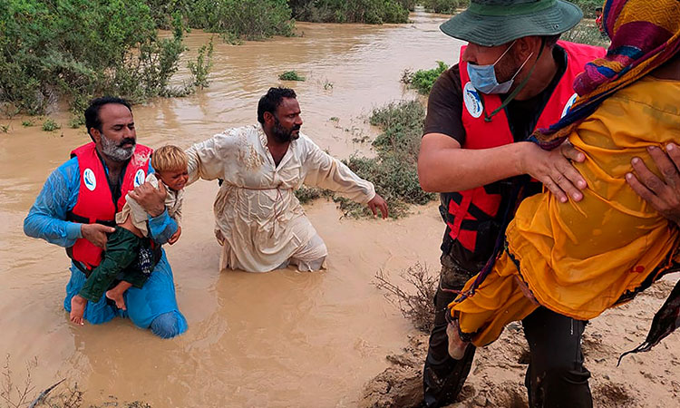 FloodPakistan-rescue