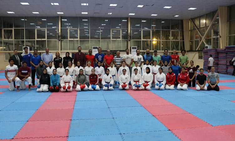 Las jugadoras del Sharjah Women’s Sports Club se preparan para una nueva temporada