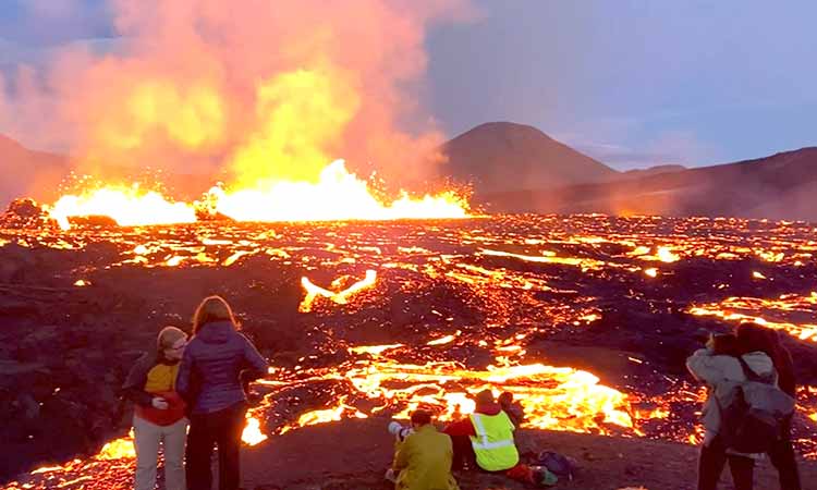 Iceland-volcano-Aug6-main2-750