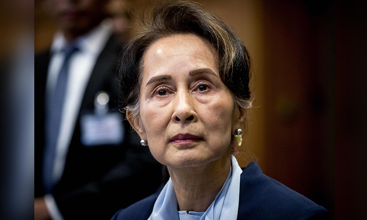 Suu Kyi 44