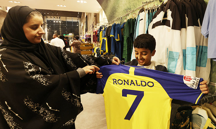 Ronaldo-young-fan