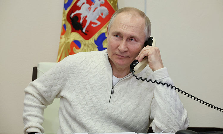 Putin1-phone