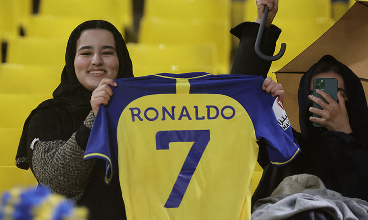 Ronaldo-Saudifan-woman