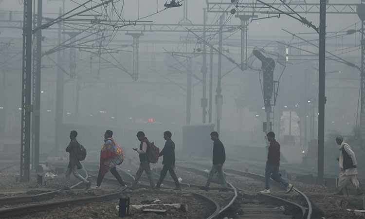 Smog-Delhi-Railway