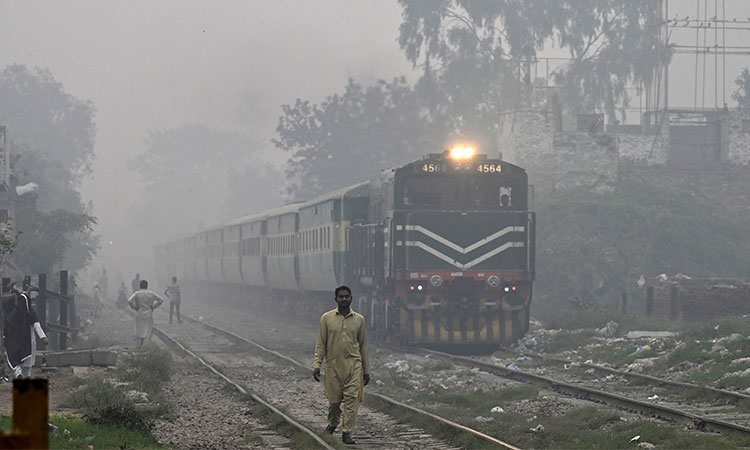Lahorefog-Train