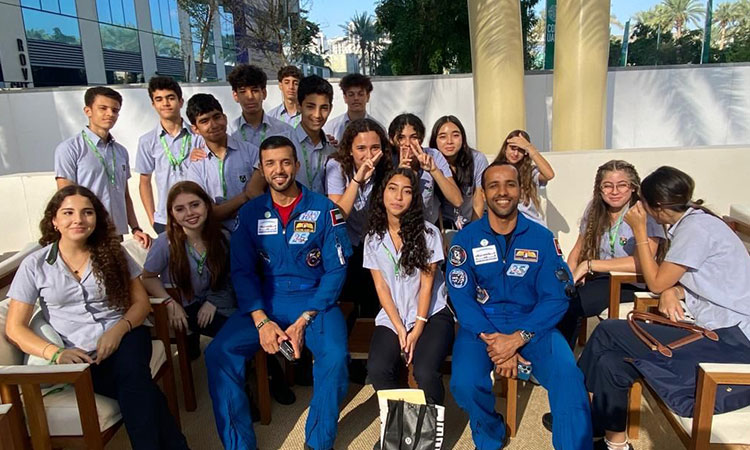 Students-Expo-EmiratiAstrouants