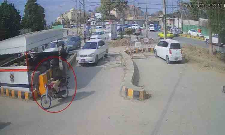 PeshawarMosque-bomber-CCTV